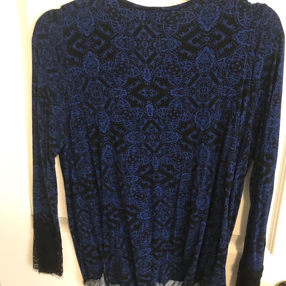 Top - Picture 2 of 3